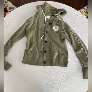 Green Hollister Sweater 🌿